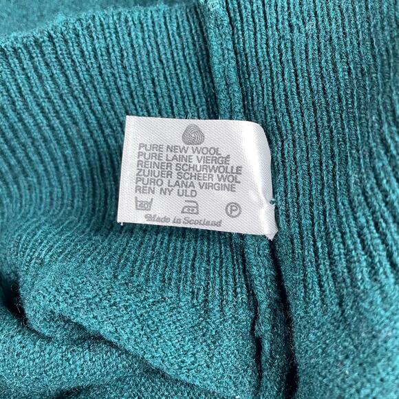 VTG 100% Super Lambswool Scotland Forest Green Argyle V-neckline Preppy Sweater - Picture 10 of 14